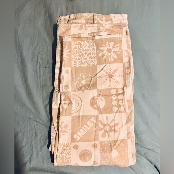 Comfy High Rise Smile Jeans - Picture 3 of 4